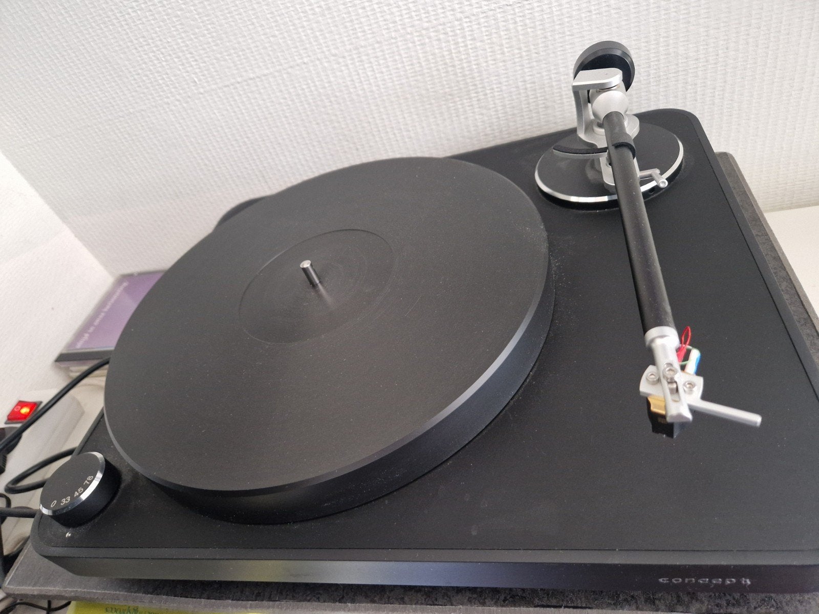 Clearaudio Concept draaitafel met Concept toonarm (2023), Ophalen of Verzenden, Zo goed als nieuw, Overige merken