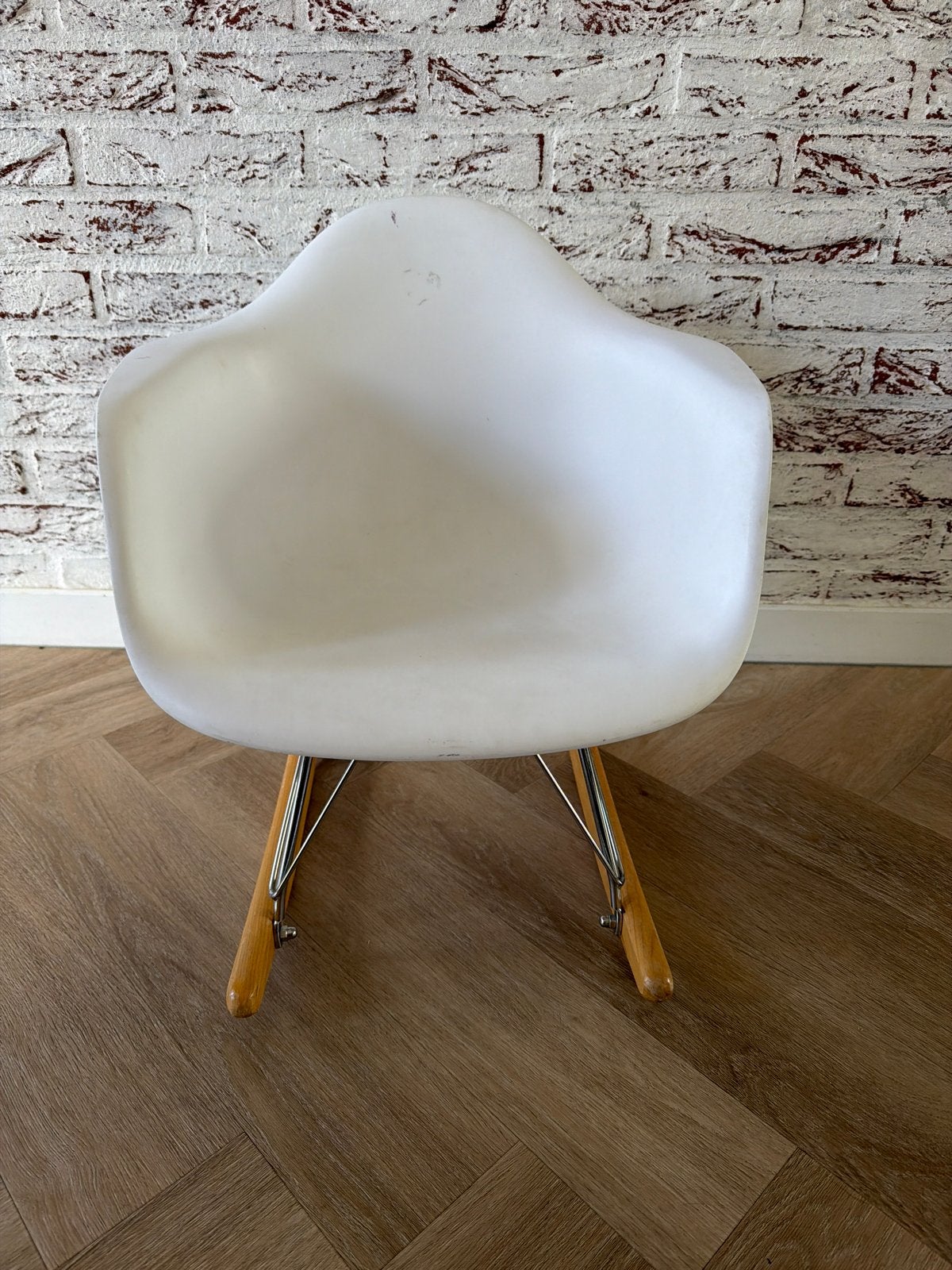 Witte kinder schommelstoel eames-stijl, Ophalen, Kunststof, Gebruikt, Wit
