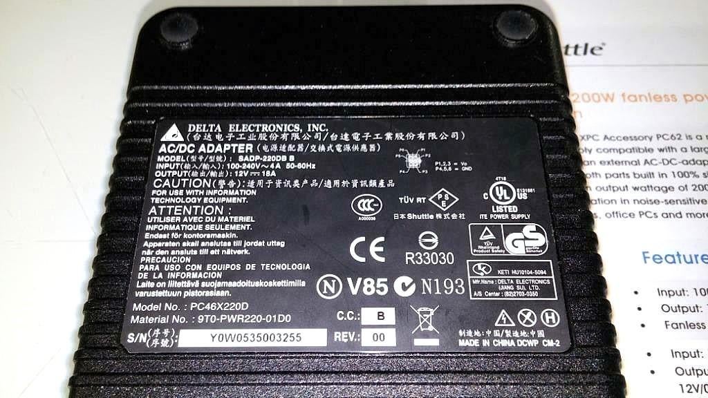 Delta SADP-220DB B D220P-01 Adapter 12V 18A 16A 220W Molex, Ophalen of Verzenden, Zo goed als nieuw