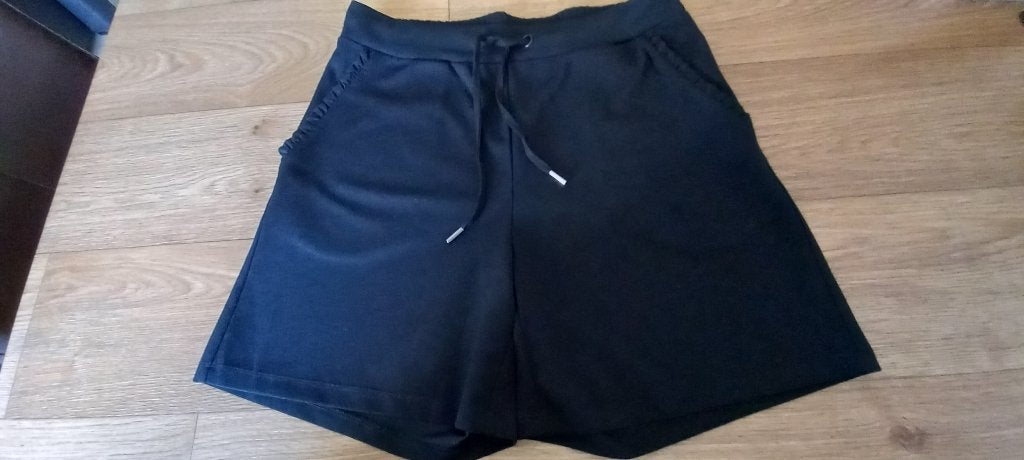 Soyaconcept zwarte korte broek maat M., Kleding | Dames, Kort, Soyaconcept, Zwart, Ophalen of Verzenden