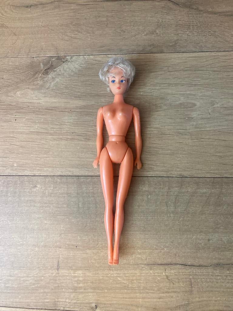 Vintage Barbie pop - Blond haar, blauwe ogen, Ophalen of Verzenden, Gebruikt, Barbie