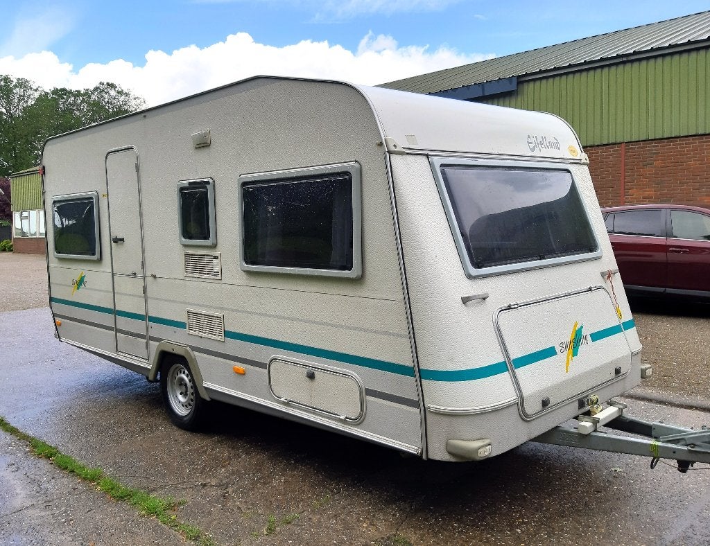 Caravan Eifelland Sunshine 465TU 1997, 2 aparte bedden, Rondzit, 750 - 1000 kg, 4 tot 5 meter