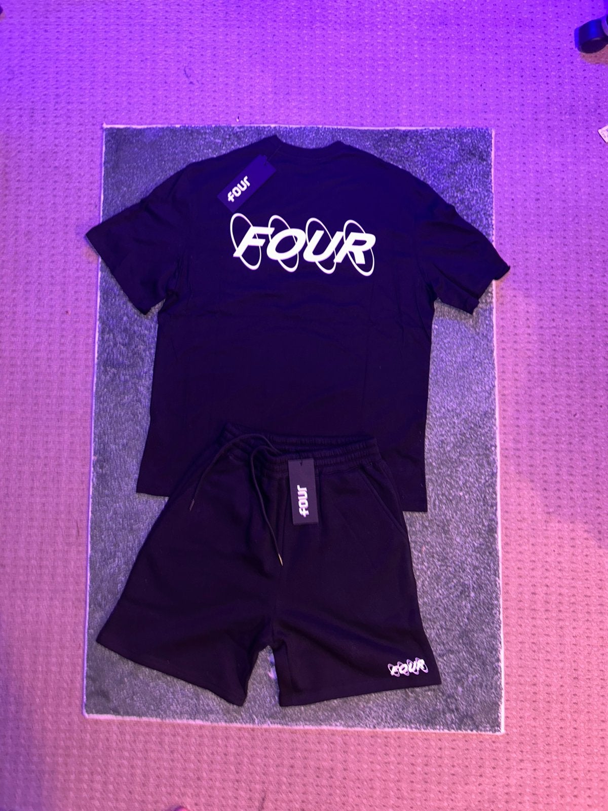 Four Amsterdam – Set Zwart(Shirt + Korte Broek)Maat XS Nieuw, Ophalen of Verzenden, Nieuw, Maat 46 (S) of kleiner