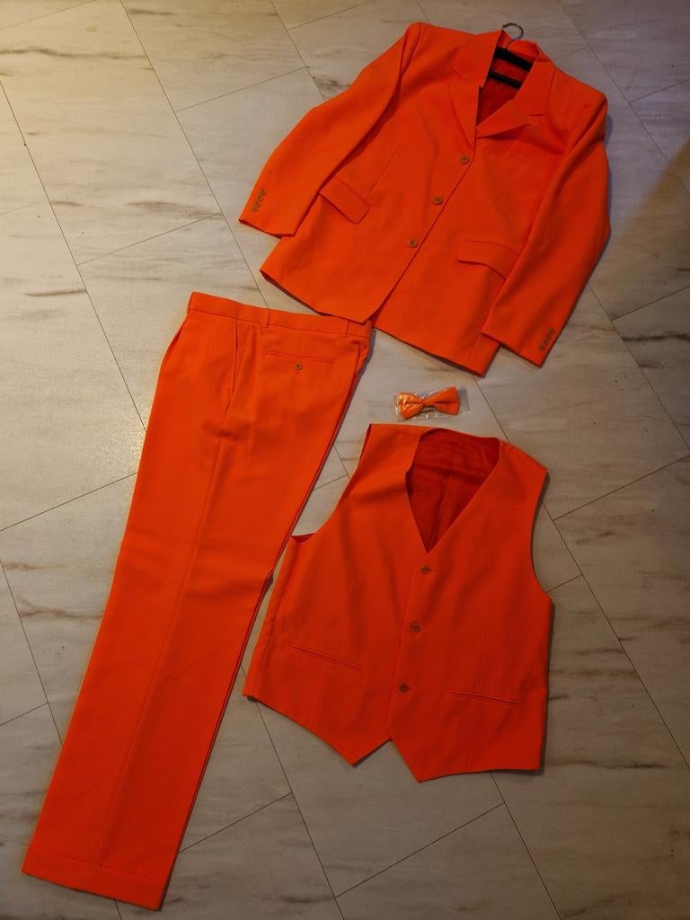 Nieuw Oranje 3-delig Kostuum Maat 54 – Nederlands Elftal, Maat 52/54 (L), Onbekend, Nieuw, Oranje