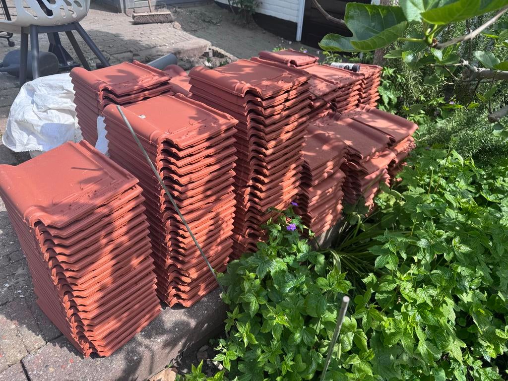 200 Nieuwe Tuile du Nord dakpannen, rood, Doe-het-zelf en Verbouw, Dakpannen en Dakbedekking, Ophalen, Steen of Klei, Nieuw, 15 m² of meer