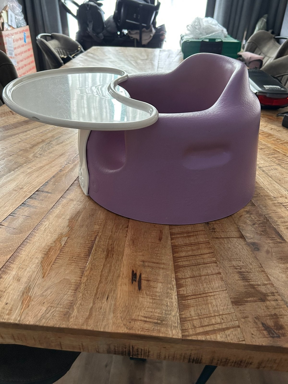 Bumbo baby stoel met tafeltje, Kinderen en Baby's, Kinderstoelen, Ophalen, Gebruikt, Overige typen
