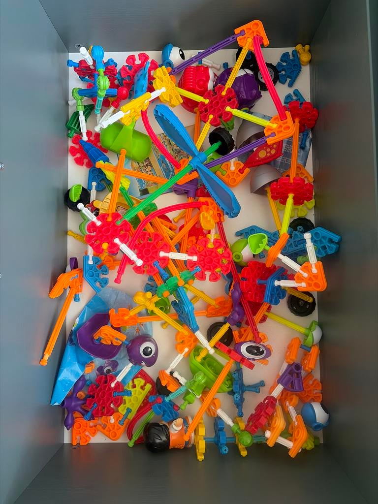 Grote bak vol kid K'nex voor uren speelplezier, Ophalen, Gebruikt, K'nex