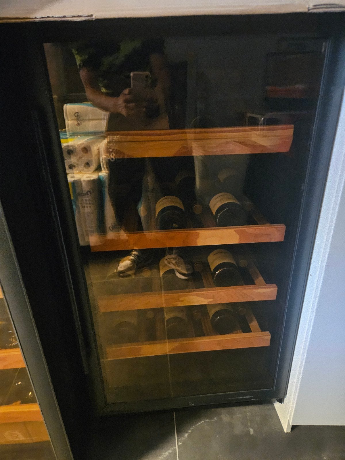 Coolvaria Wijnkast - Perfect voor wijnliefhebbers, Zonder vriesvak, 100 tot 150 liter, Zo goed als nieuw, 45 tot 60 cm