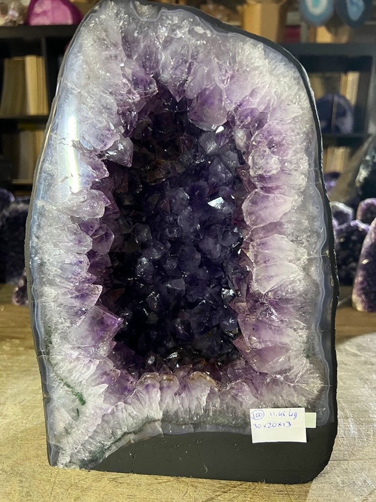 Amethist geode (100) van 11,5 kg, diep paars van kleur, Ophalen of Verzenden, Mineraal