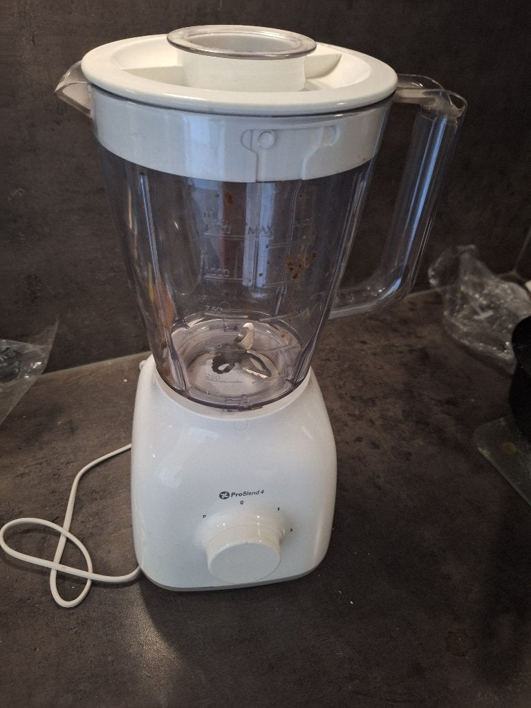 Blender en smoothie maker, Witgoed en Apparatuur, Blenders, Ophalen, Zo goed als nieuw, Blender