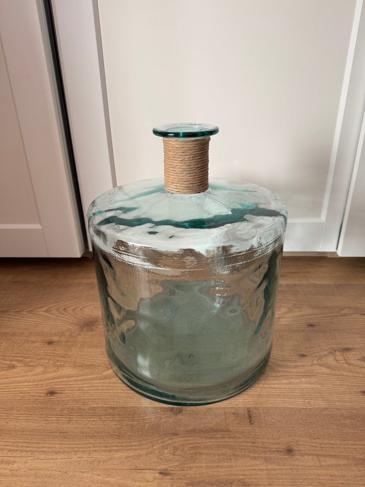 Grote glazen fles/vaas met touwdecoratie, Ophalen of Verzenden