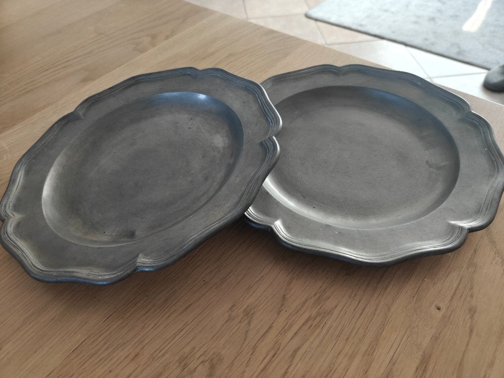 2 tinnen borden, Ophalen
