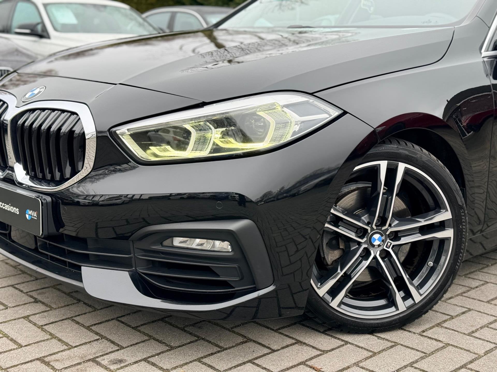 BMW 1-serie 118i Executive Edition|Automaat|Led|Dakje|18 inc, Auto's, BMW, Stof, Gebruikt, Zwart, Origineel Nederlands