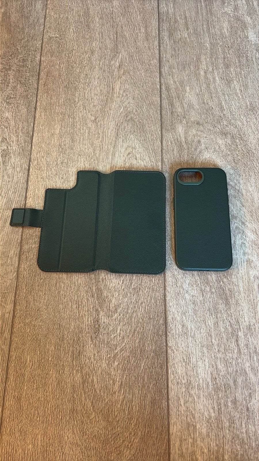 Hoesje Groen voor de iphone 16 E, Ophalen, IPhone 16e, Accezz, Frontje of Cover