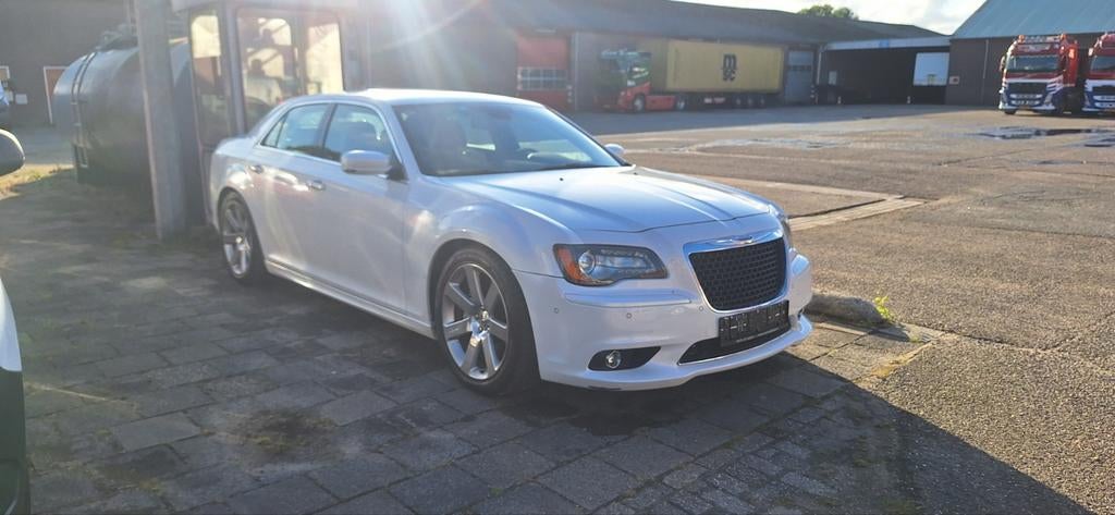 Chrysler 300c srt8 6.4 liter, Auto's, Chrysler, Bedrijf, 300C, Benzine, Sedan, Automaat, Wit, Achterwielaandrijving, Ophalen