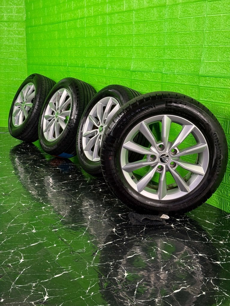Originele Skoda Octavia velgen 16" 5x112 zomerset 8mm! caddy, Niet ingevuld, Gebruikt, 16 inch, Banden en Velgen