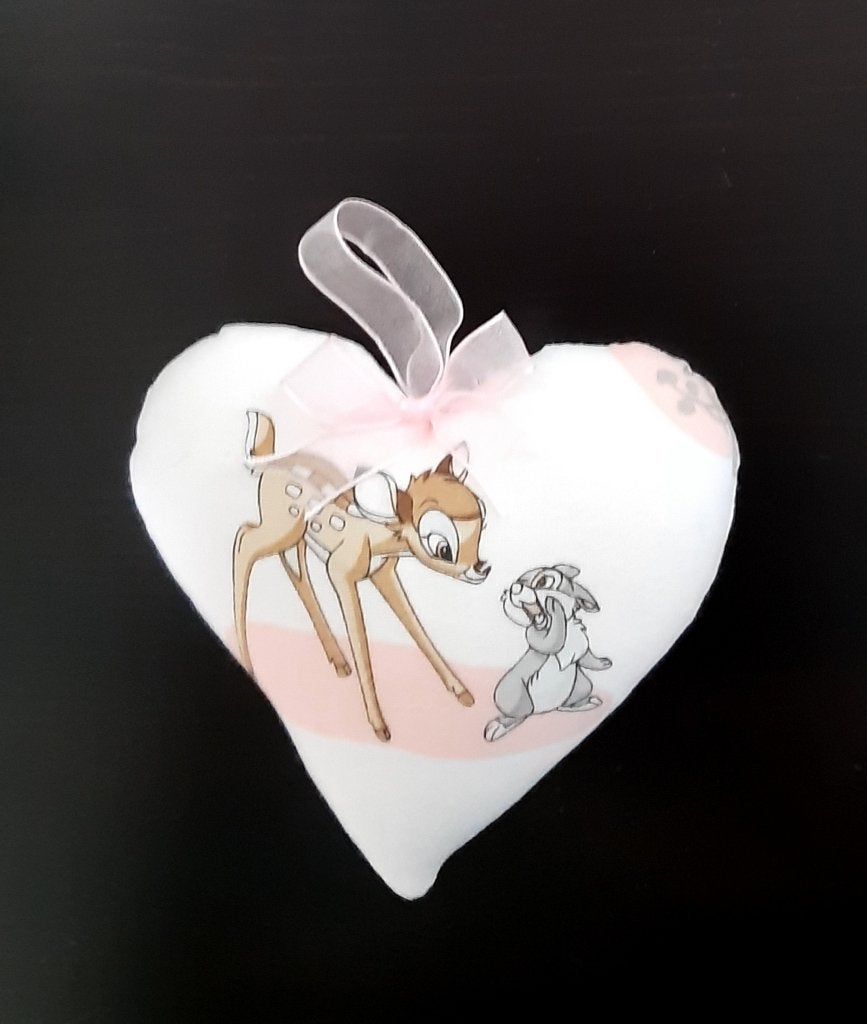 50% korting-nieuw-Bambi en Stampertje wit roze hartje/hanger, Kinderen en Baby's, Ophalen of Verzenden, Nieuw, Handgemaakt, Wanddecoratie