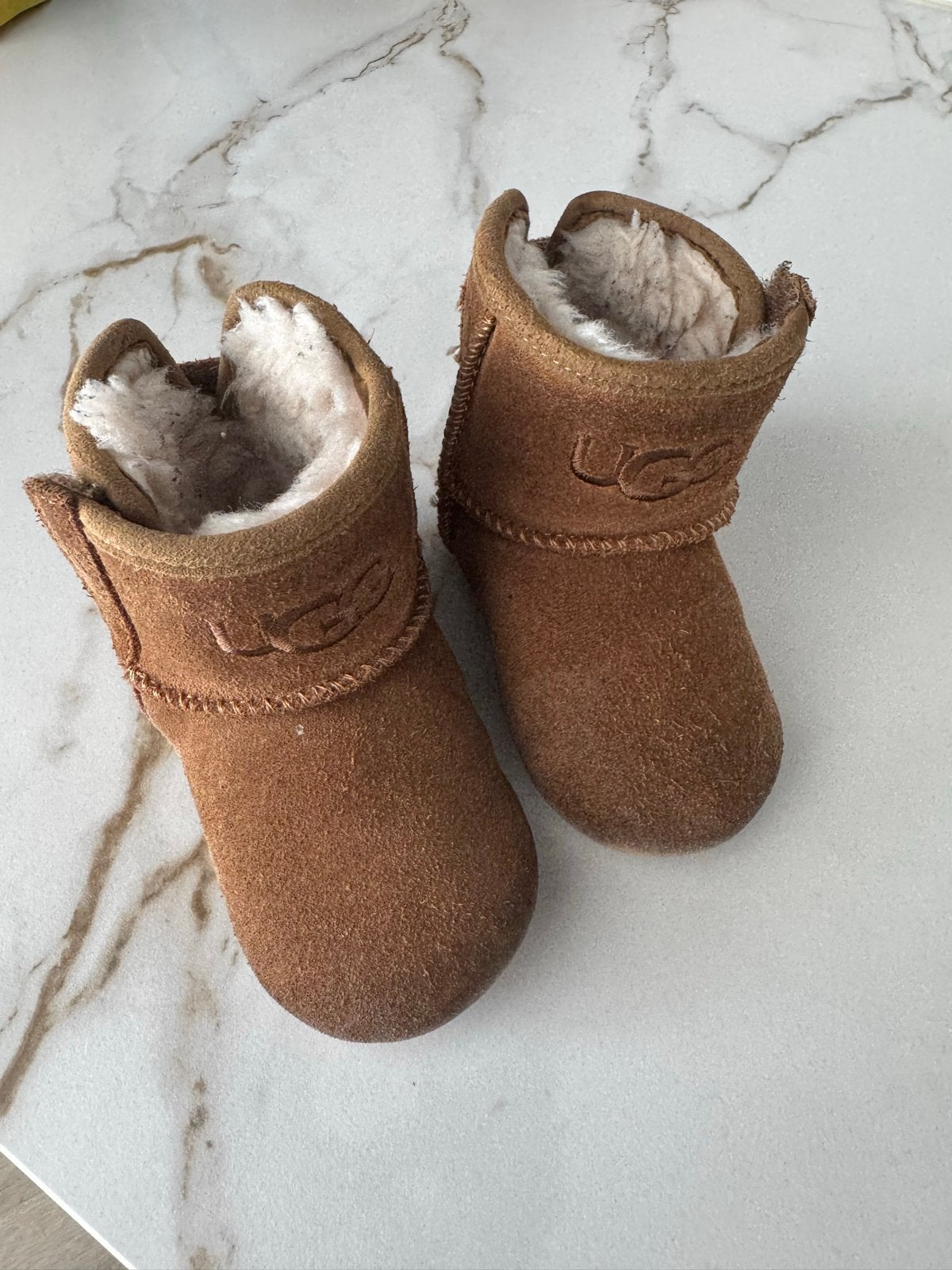 UGG Laarsjes voor baby's - Maat 20.5, Kinderen en Baby's, Ophalen of Verzenden, Gebruikt, Jongetje of Meisje, Laarsjes