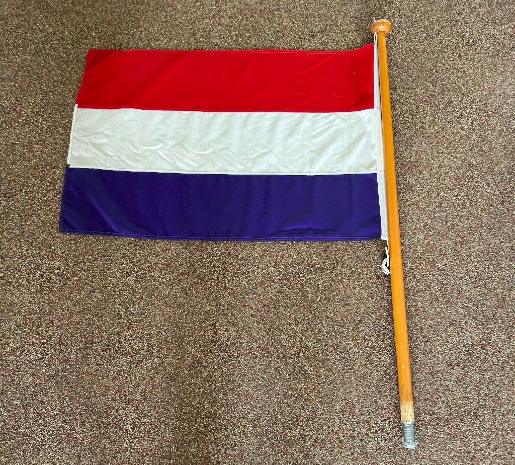 3 Nederlandse vlaggen, Ophalen, Nieuw