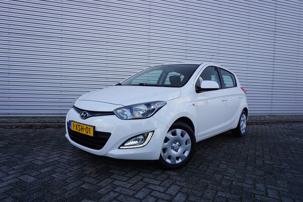 Hyundai i20 1.2i i-Motion Airco / Elektr. ramen (bj 2013), Auto's, Euro 5, Gebruikt, 31 €/maand, 4 cilinders