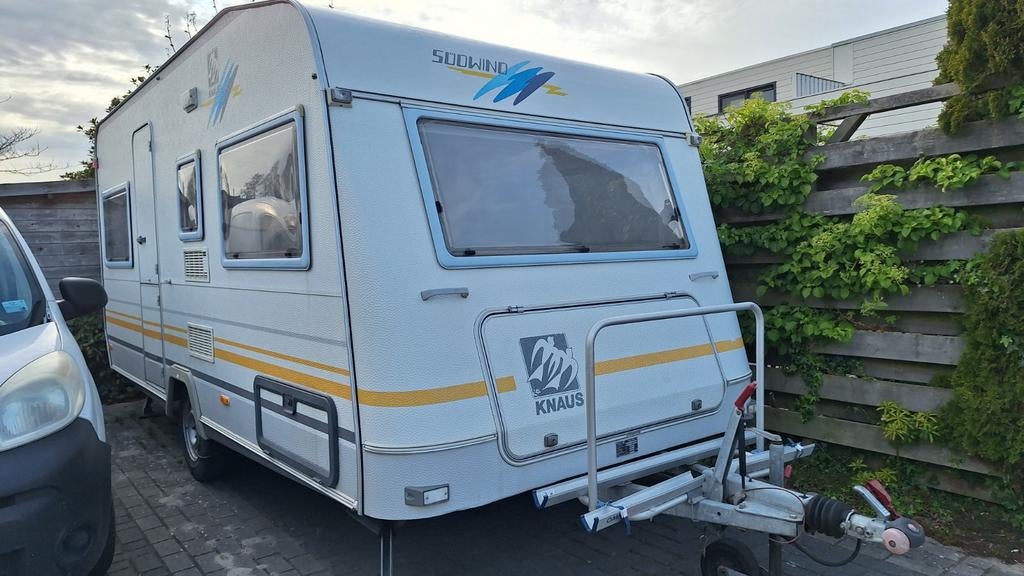 Knaus Südwind 485 bj. 96 + Isabella penta etna voortent, Caravans en Kamperen, Rondzit, Omvormbare zithoek, Particulier, 4 tot 5 meter