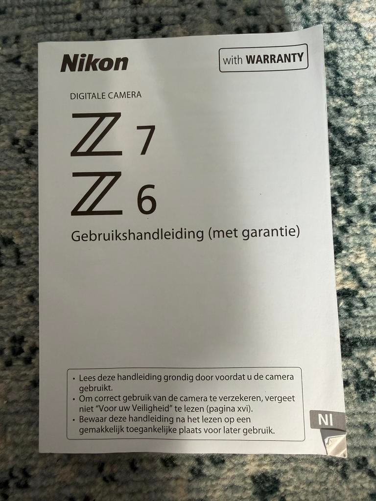 Nikon boekjes, Ophalen of Verzenden, Zo goed als nieuw, Overige uitgevers
