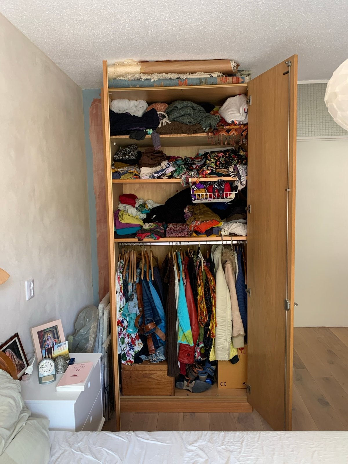Gratis 2 kledingkasten 1.05 x 2.30 mtr., Ophalen, Met plank(en), Gebruikt, 100 tot 150 cm