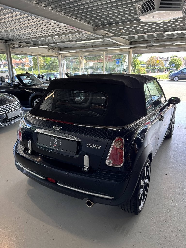 Mini 1.6 Cooper Sidewalk 2007 Zwart (3 MAANDEN  GARANTIE), Auto's, Voorwielaandrijving, 4 cilinders, Cabriolet, 4 stoelen