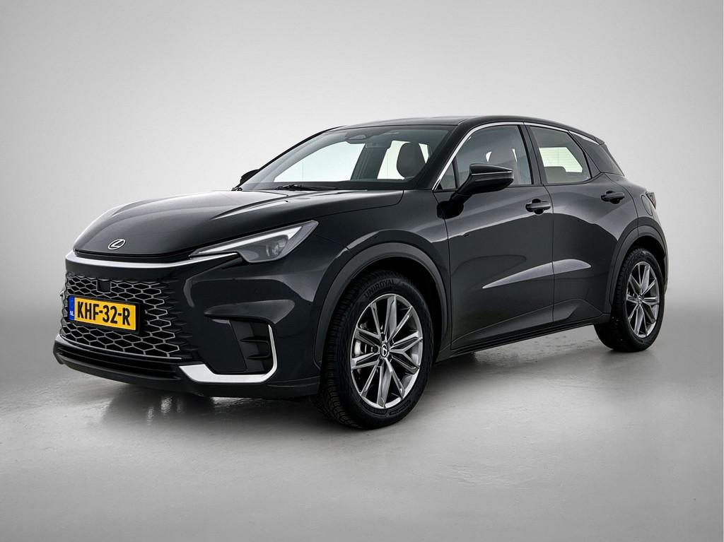 Lexus LBX Relax 2WD | Elektrische Bestuurderstoel met Geheug, Auto's, Lexus, 12 maanden, 136 pk, Gebruikt, Zwart