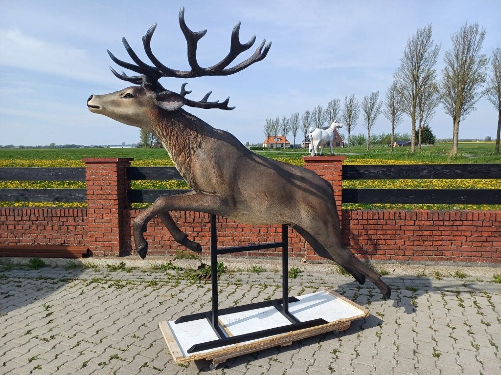 flying deer Springend hert op base, Diversen, Ophalen of Verzenden, Nieuw