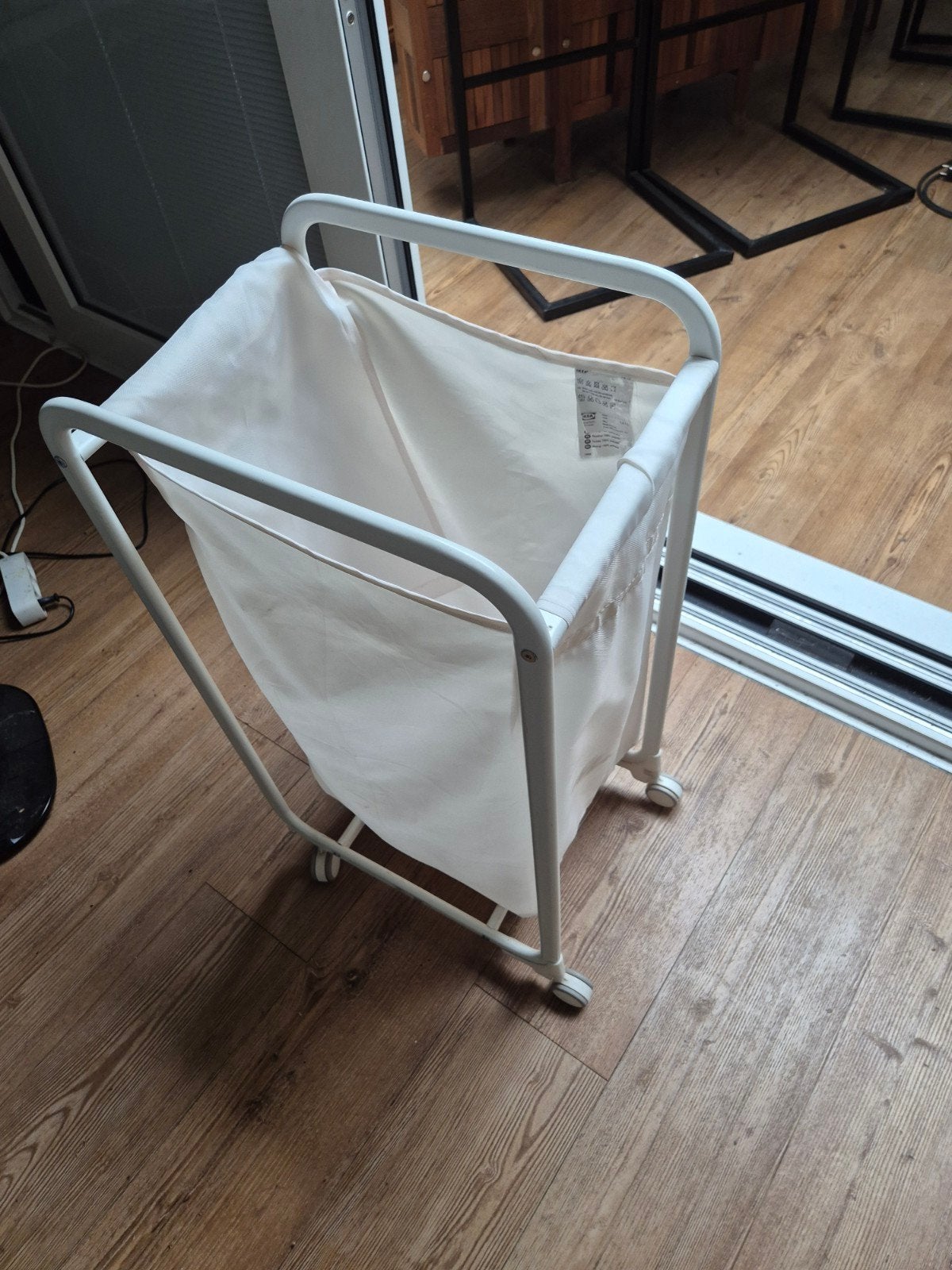 wasmand van stof op wieltjes, Ophalen of Verzenden