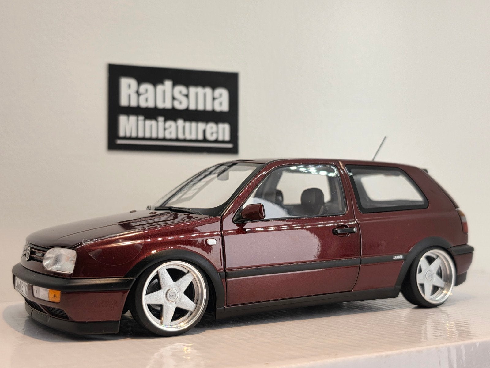 Vw Golf Mk3 VR6 - Red/Verlaagd/Azev A - 1:18 Norev Custom, Norev Custom by radsma miniaturen, Auto, Nieuw, Norev