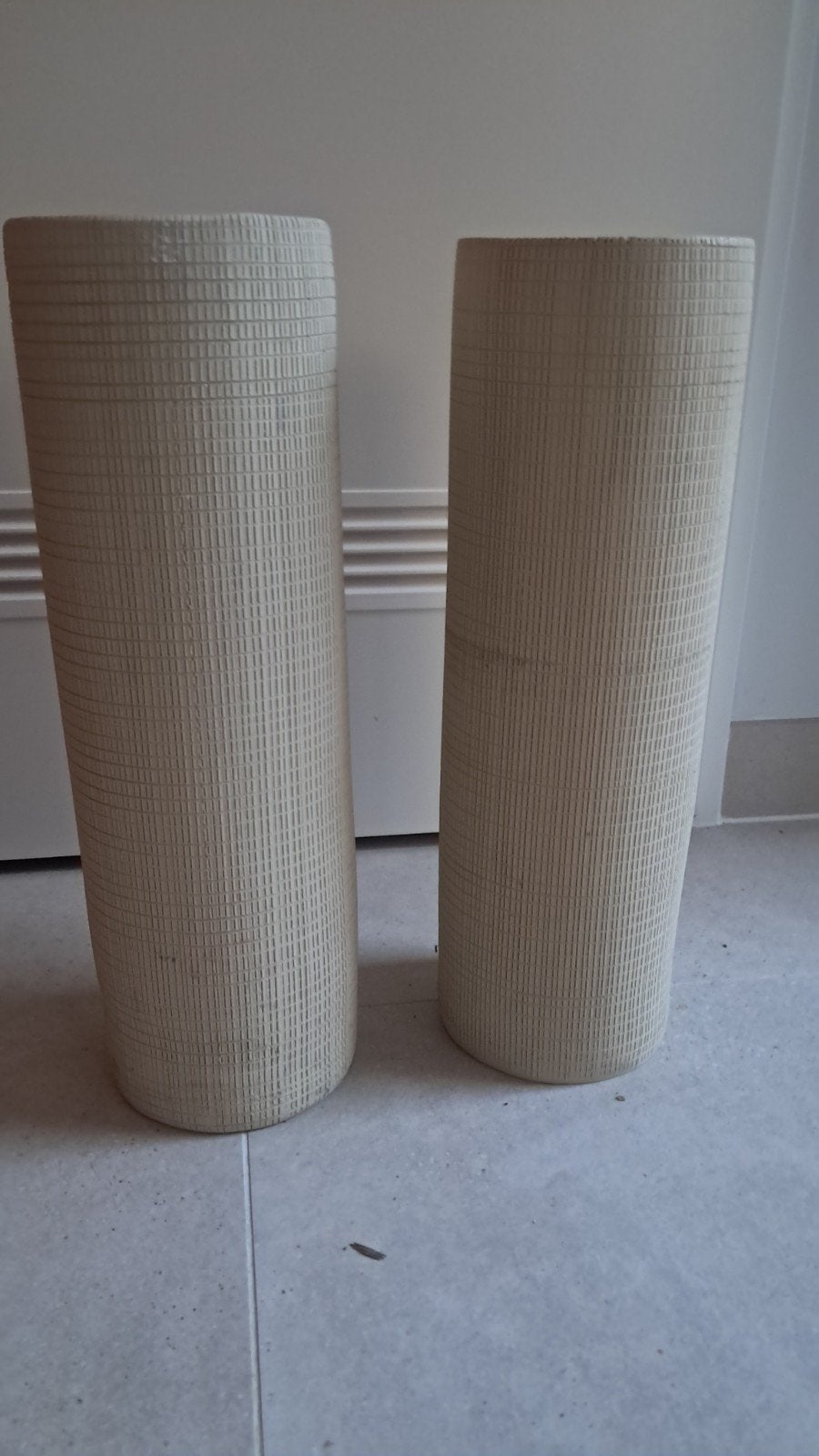Stenen Cilindervaas Gebroken Wit - 46cm Hoog, Huis en Inrichting, Ophalen, Wit