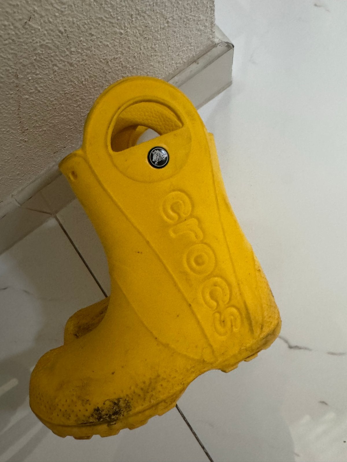 Gele Crocs regenlaarzen maat C10 (EU 27-28), Ophalen of Verzenden, Gebruikt, Jongen of Meisje, Laarzen