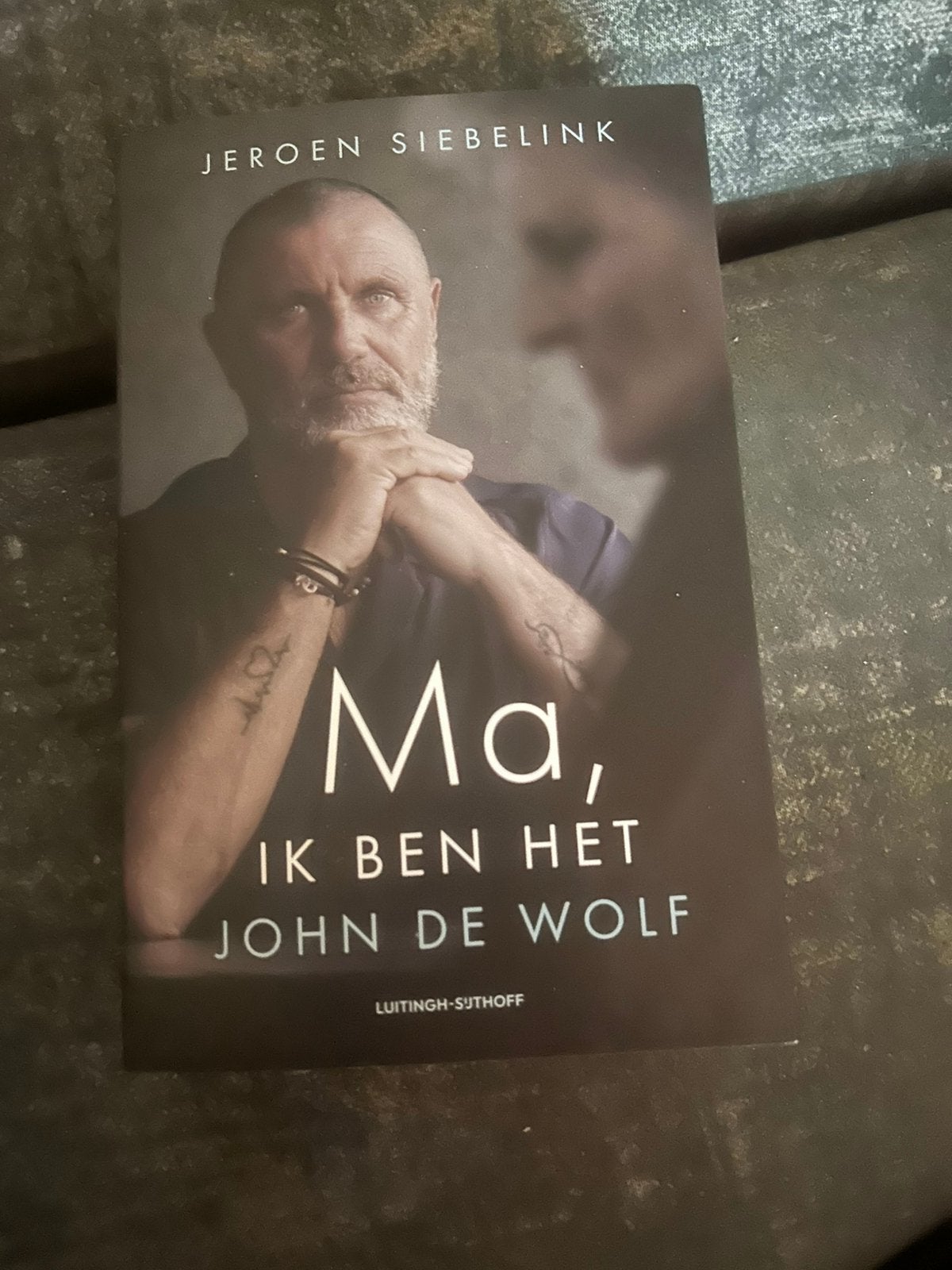 JOHN DE WOLF Ma, IK BEN HET ….., Ophalen of Verzenden, Nieuw, Sport