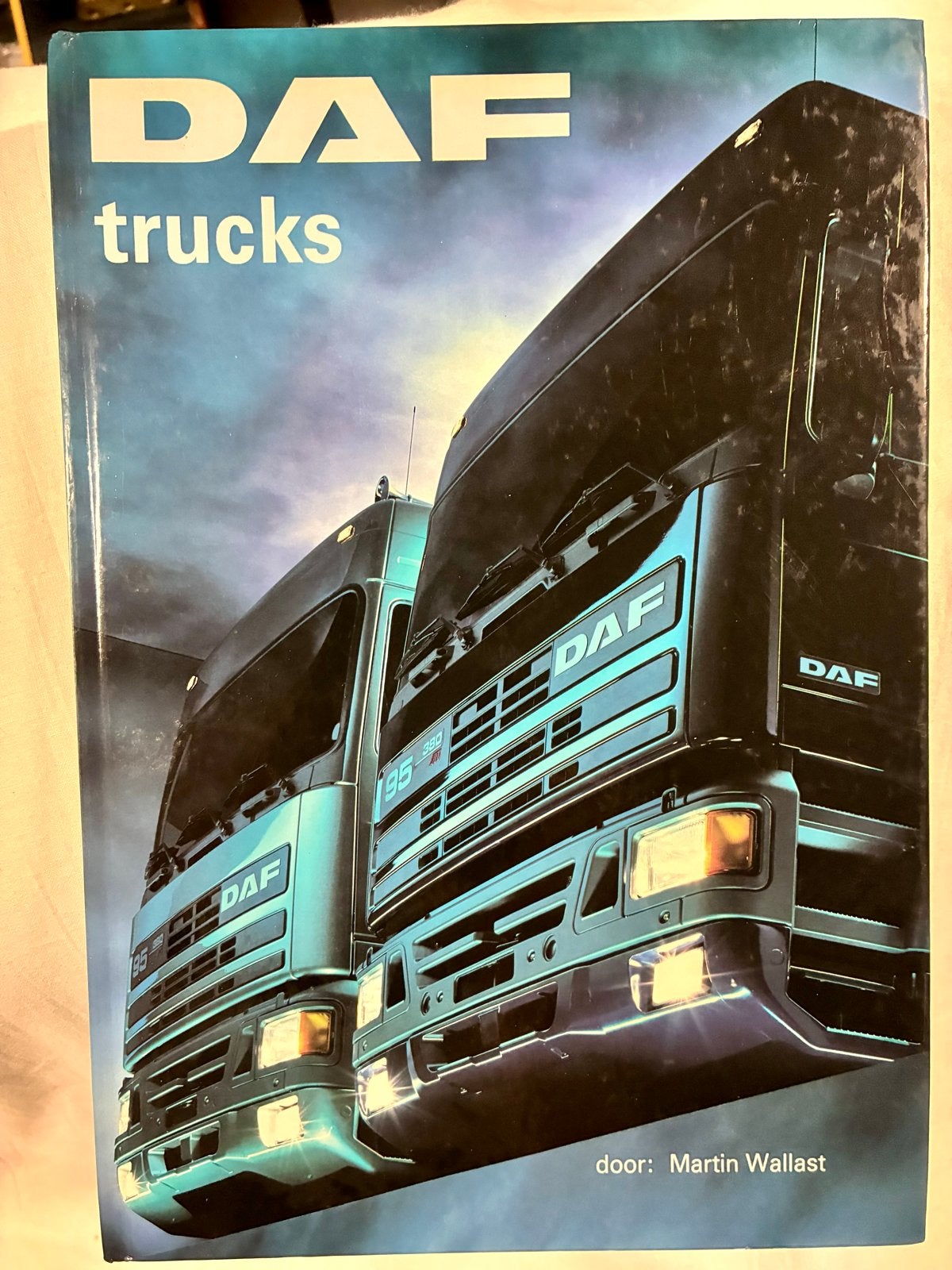 DAF Trucks  - Geschiedenis en Ontwikkeling, izgst, Ophalen of Verzenden, Gelezen, Overige merken