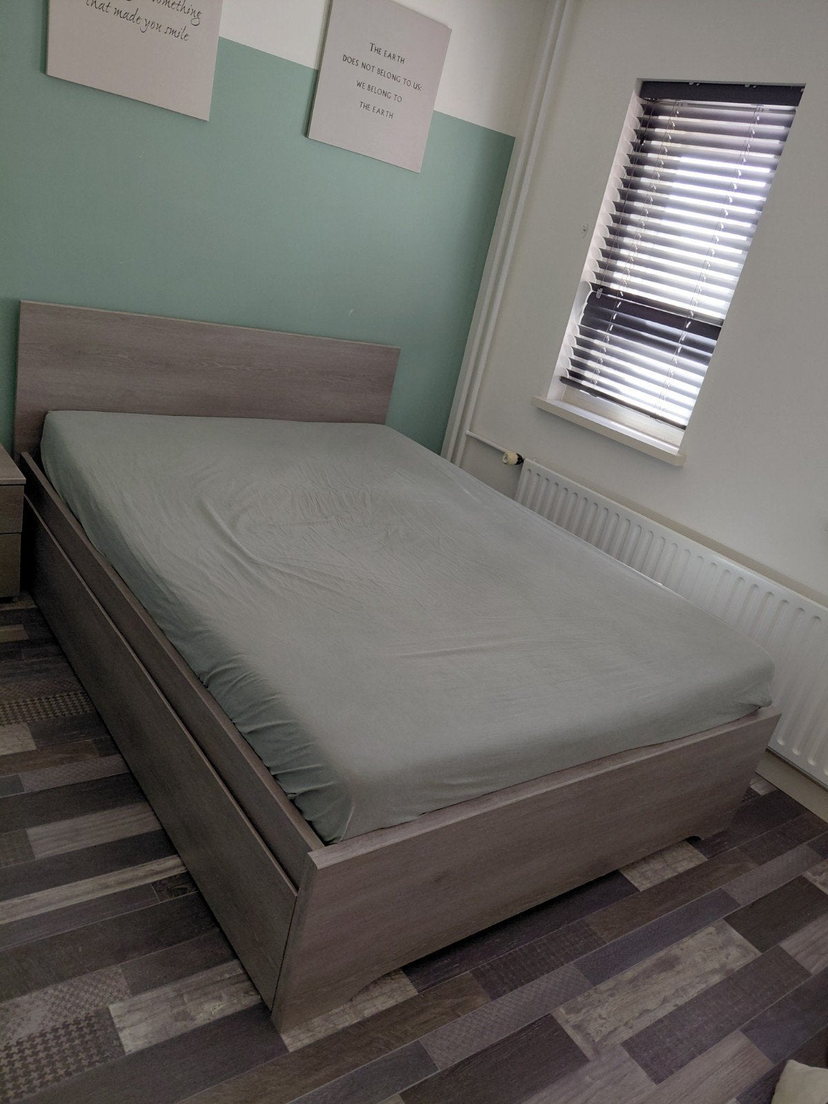 Tweepersoonsbed met lattenbodems, nachtkastje en lades, Ophalen, Gebruikt, Tweepersoons, 140 cm