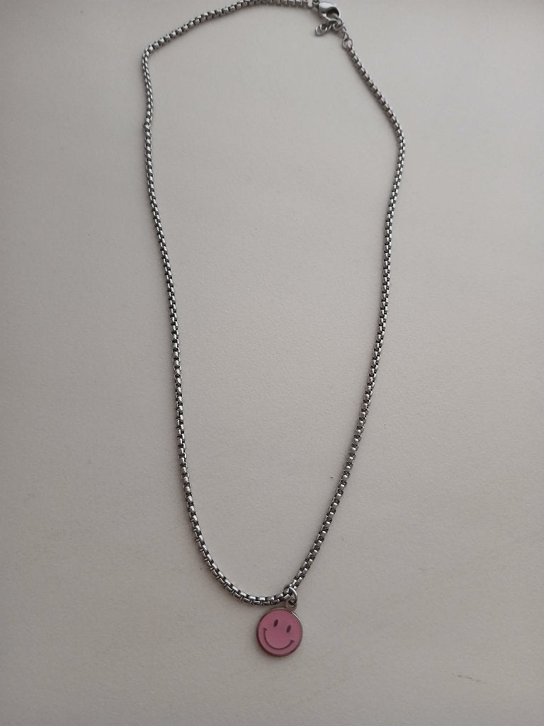 Ketting en oorbellen smiley zilver, Met hanger, Nieuw, Ophalen of Verzenden, Zilver