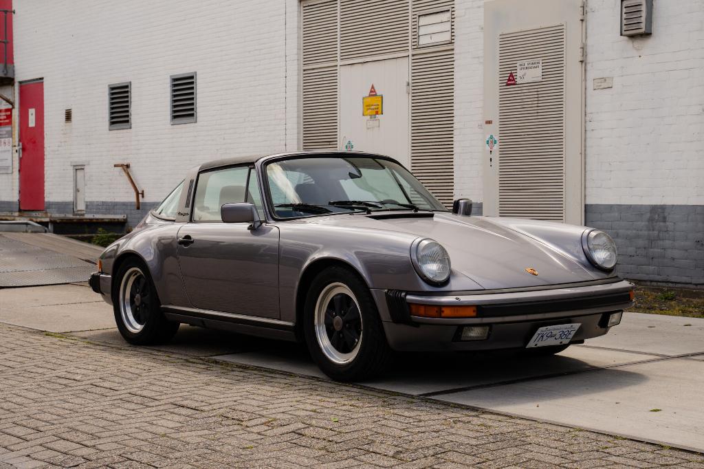 Porsche 911 3.2 Targa Sonderfarbe  'Meteor Metallic' 1985, Auto's, Porsche, Achterwielaandrijving, Cabriolet, Bedrijf, Handgeschakeld