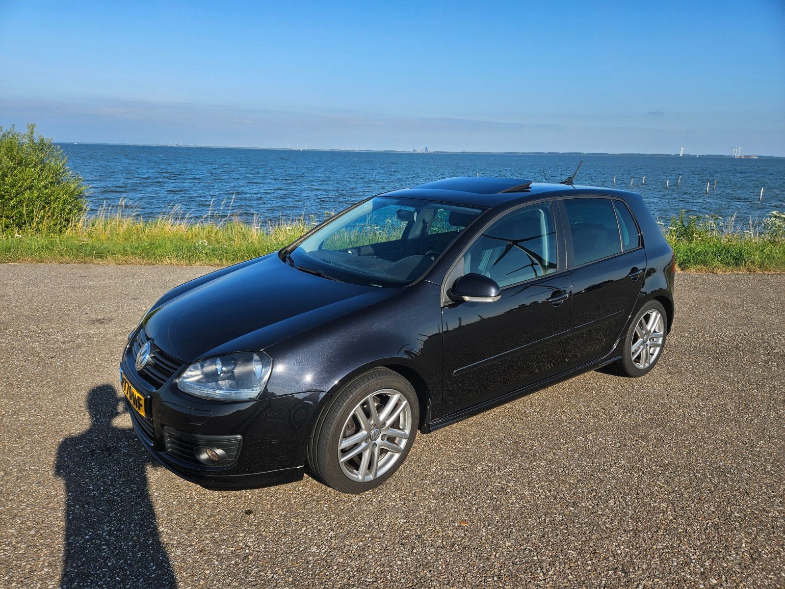 Volkswagen Golf 1.6 75KW 2008 Zwart gt sport uitvoering, Auto's, Volkswagen, Voorwielaandrijving, 4 cilinders, 620 kg, 1200 kg