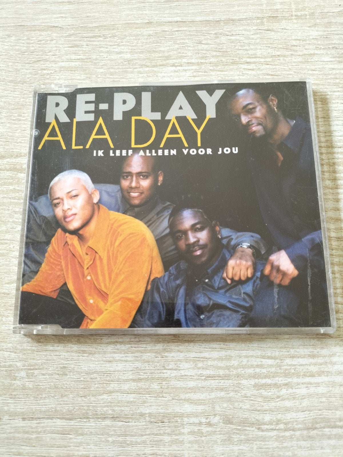 Re-play - ala day, Ophalen of Verzenden, Nederlandstalig