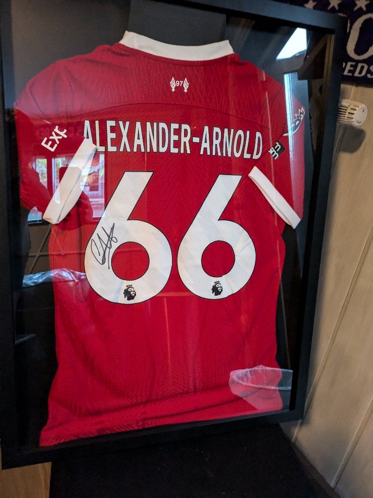 Voetbalshirts gesigneerd sommige CAO en sommige met bewijs, Shirt, Maat XL, Ophalen of Verzenden, Zo goed als nieuw