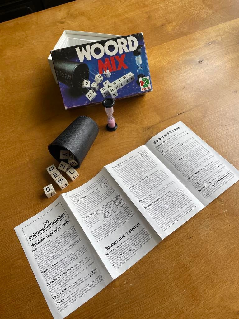Woord Mix - Letterspel voor jong en oud, Drie of vier spelers, Ophalen of Verzenden, Gebruikt, Reisspel