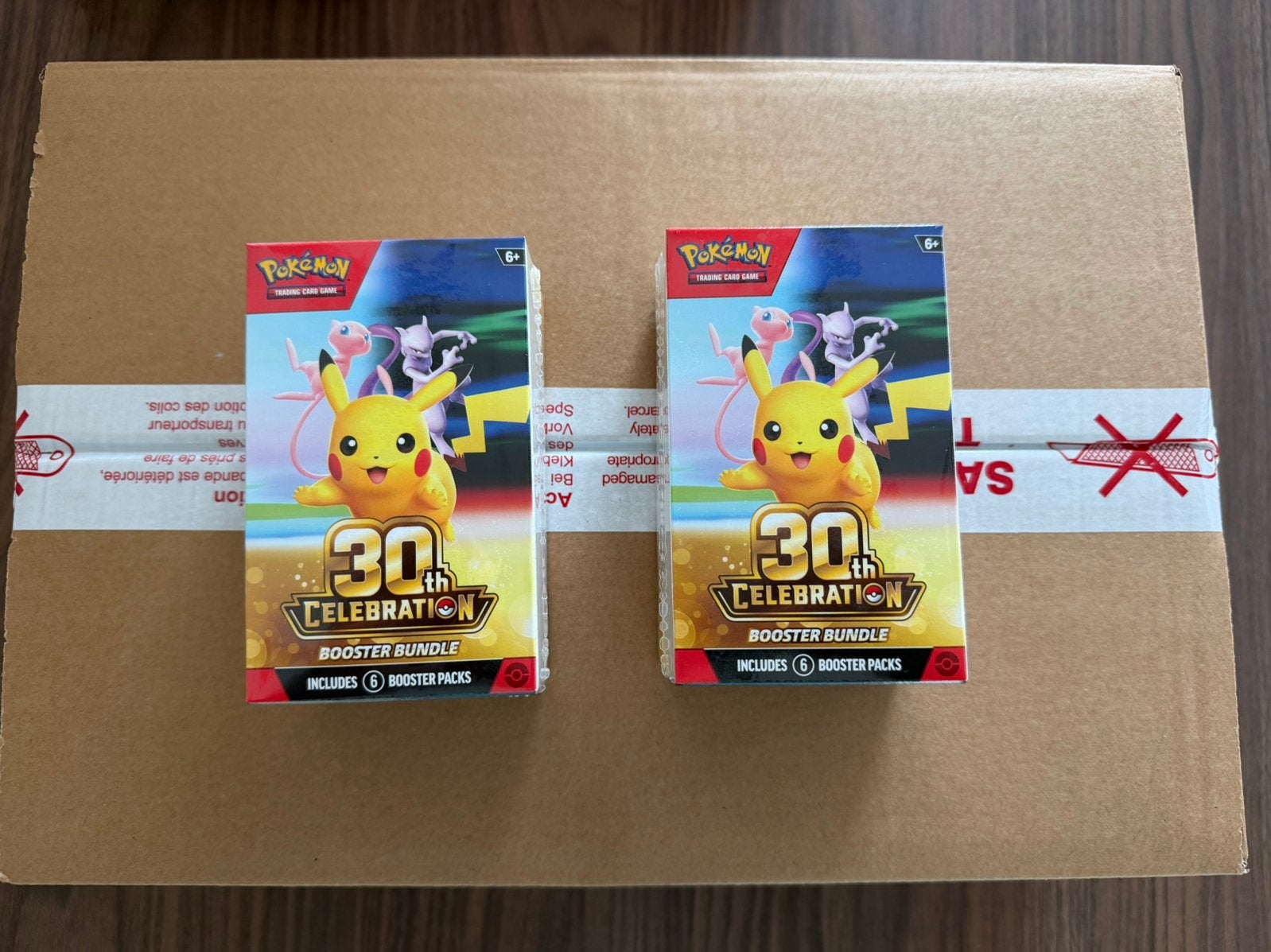 6 STUKS OVER - Pokémon 30th Anniversary Booster Box – Sealed, Ophalen, Nieuw, Boosterbox