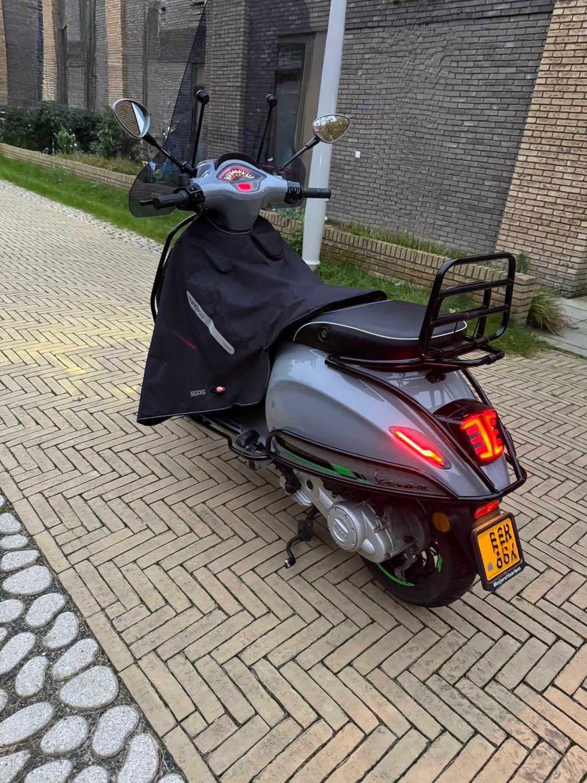 Vespa Sprint Full Option – Nardo Grey, Fietsen en Brommers, Scooters | Vespa, Zo goed als nieuw, Benzine, Ophalen of Verzenden