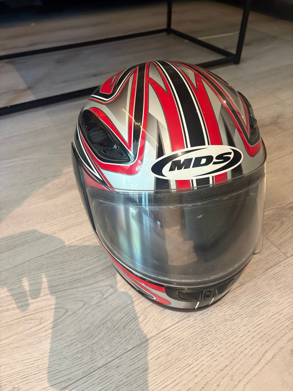 Motorhelm XS - Zwart/Rood/Zilver - Goede staat, Motoren, XS, Heren, Integraalhelm, Tweedehands