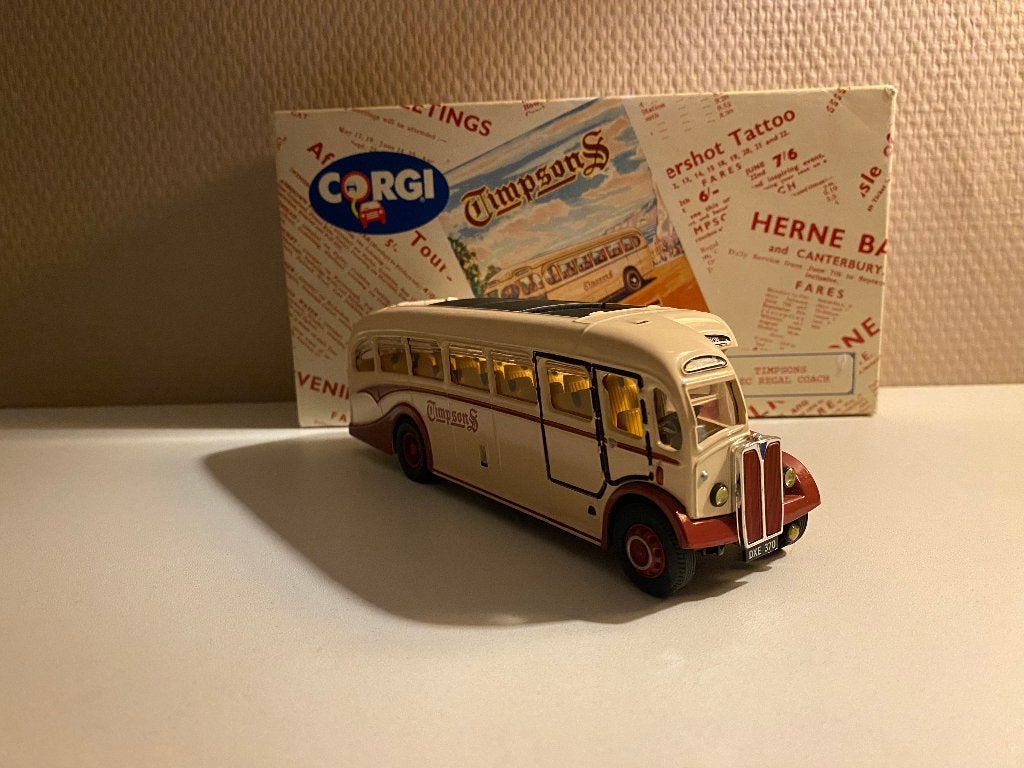 Corgi - AEC Regal Coach Timpsons, Ophalen of Verzenden, Nieuw, Bus of Vrachtwagen, Corgi