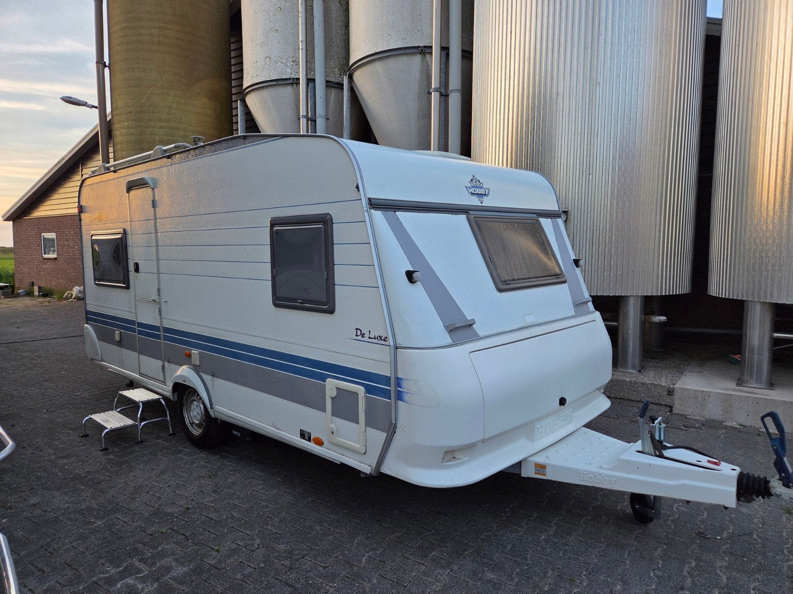 Hobby 460 ufe luxe de easy,bj 2002,voortent,mover, Caravans en Kamperen, Omvormbare zithoek, Rondzit, Hobby, 750 - 1000 kg