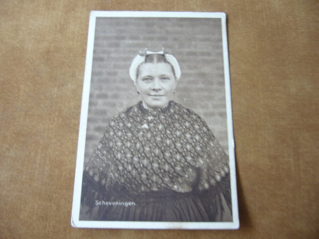SCHEVENINGEN  =  VISCHVROUW, Ophalen of Verzenden, Voor 1920, Ongelopen, Zuid-Holland