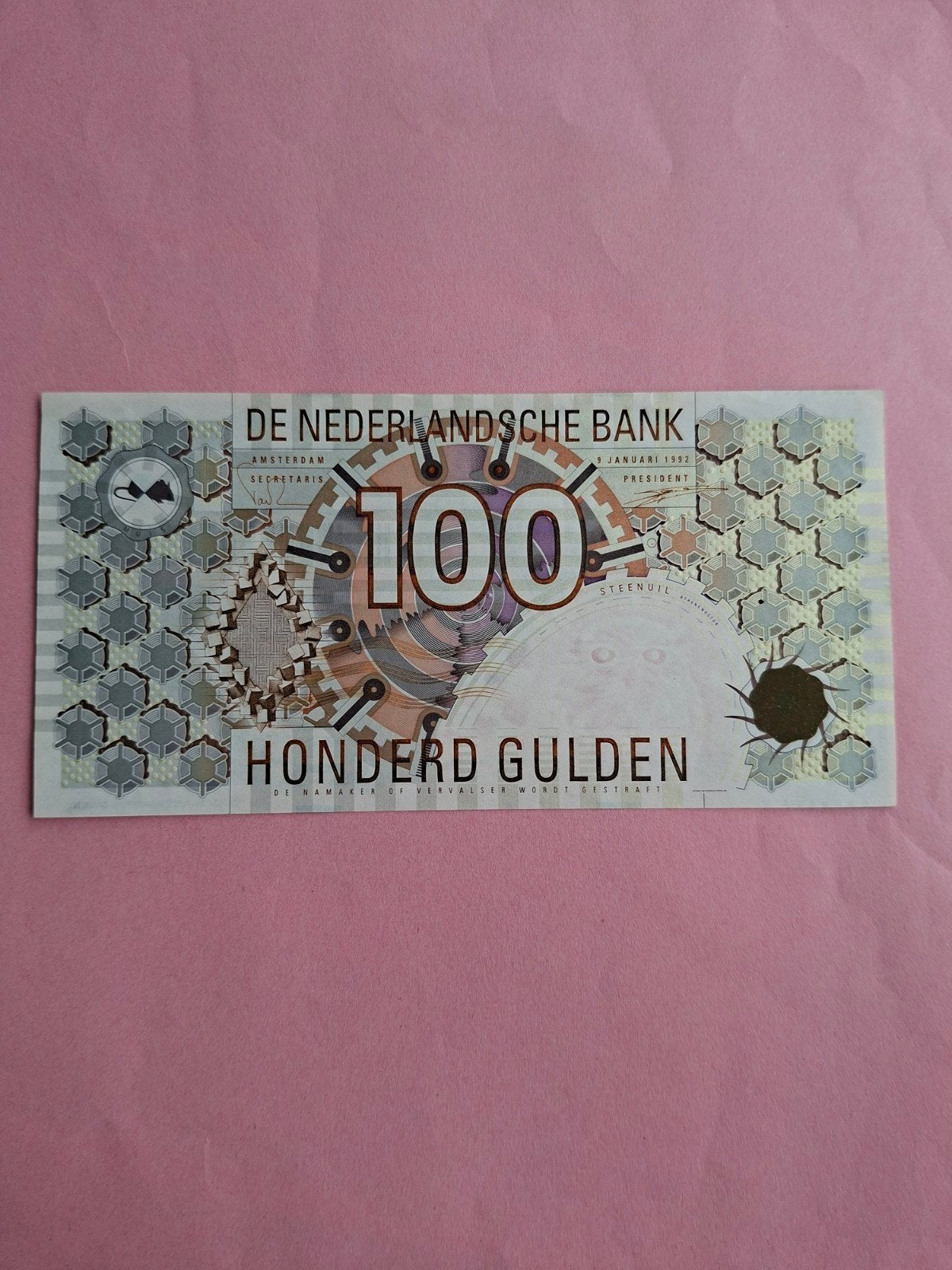100 gulden Steenuil uit 1992 in UNC
Serie nummer 1371681582, Postzegels en Munten, Bankbiljetten | Nederland, Ophalen of Verzenden